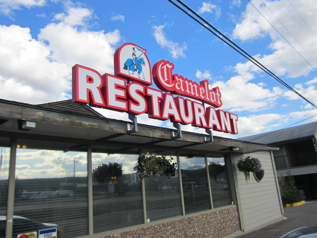 Camelot Court Motel Prince George Exterior foto